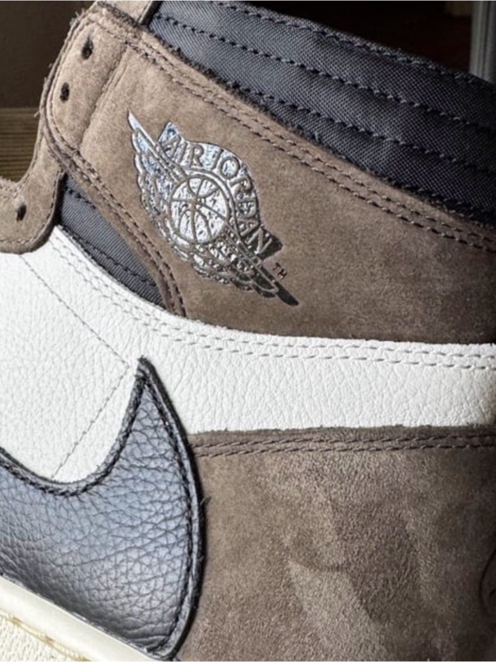 Air Jordan 1 High OG SP - Travis Scott “Mocha” ☕️